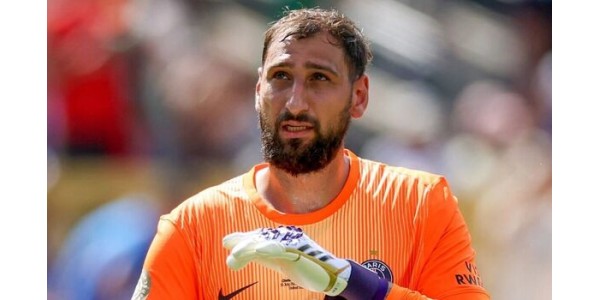 Gianluigi Donnarumma ainda luta para controlar o percurso da sua carreira no futebol Gianluigi Donnarumma ainda luta para controlar o percurso da sua carreira no futebol